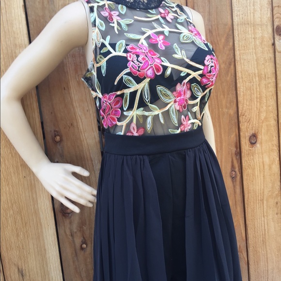 Elegant  Embroidered Romper size L and M - Picture 2 of 8